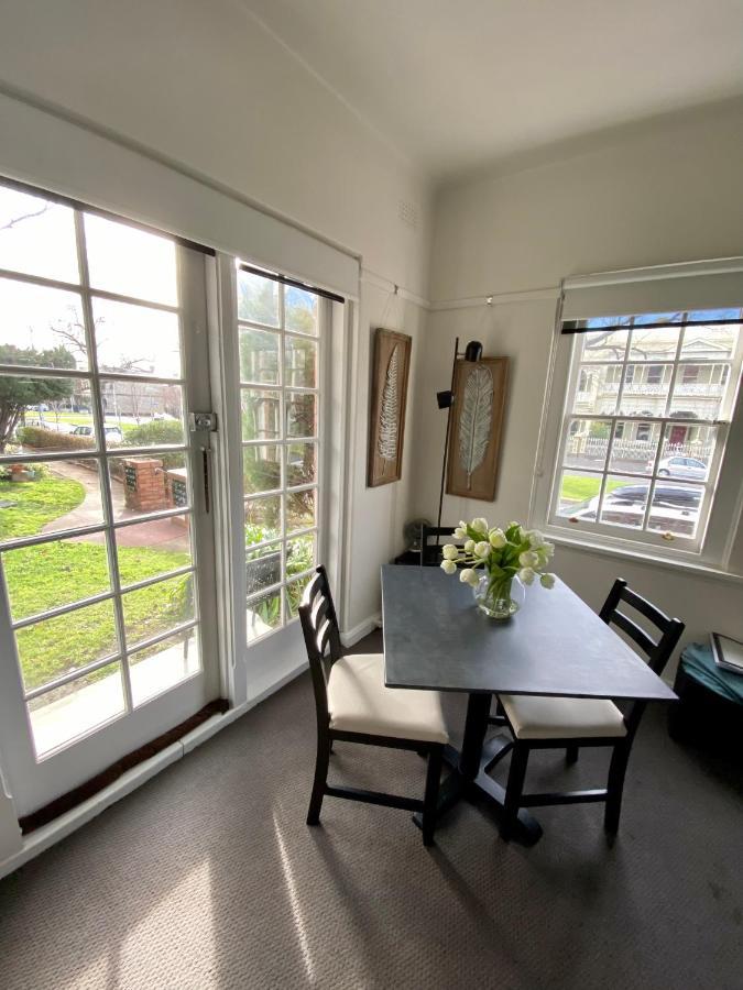 East City Studio - Amazing Location & Sunny Charm Apartment Melbourne