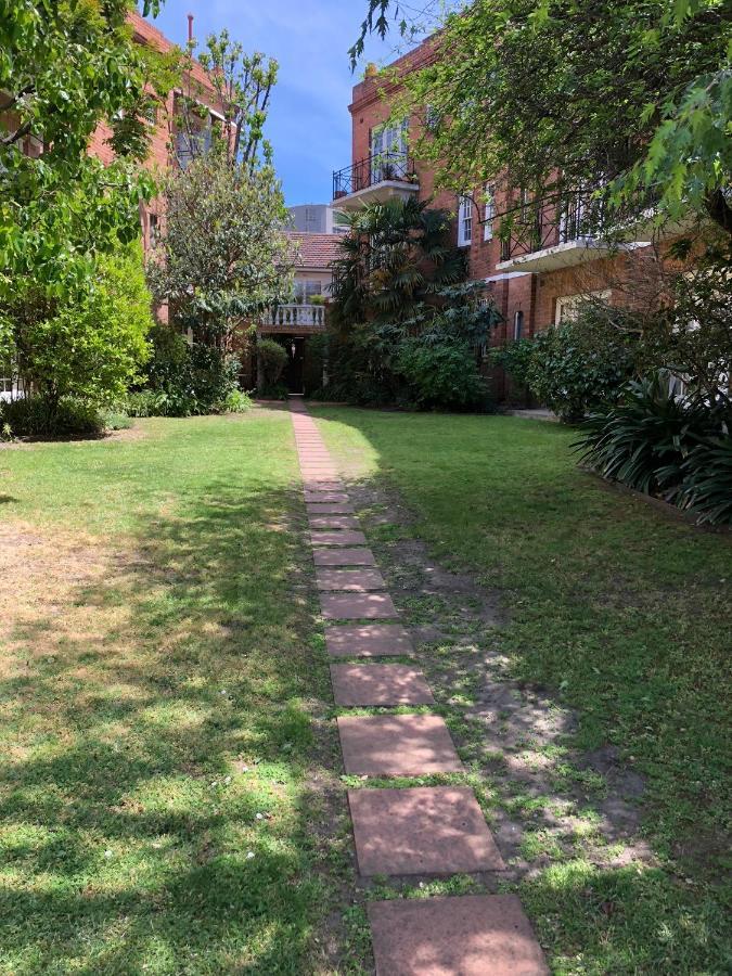 East City Studio - Amazing Location & Sunny Charm Melbourne